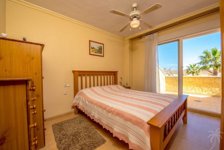Uw Bungalow in PUNTA PRIMA met balkon en terrassen en garage bij mooi zwembad - Afbeelding 5