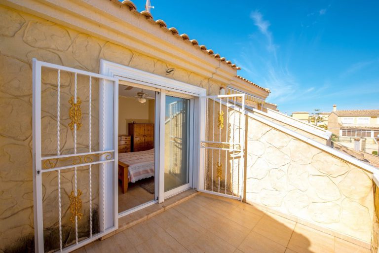 Uw Bungalow in PUNTA PRIMA met balkon en terrassen en garage bij mooi zwembad - Afbeelding 6