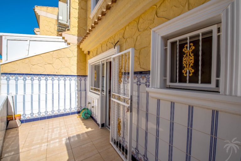 Uw Bungalow in PUNTA PRIMA met balkon en terrassen en garage bij mooi zwembad - Afbeelding 7