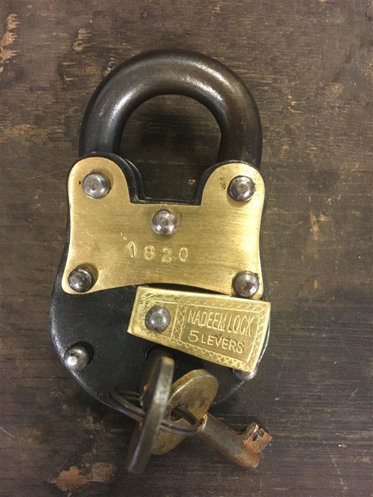 Antiek hangslot - ''Nadeem 5'' zwart - nr. 1