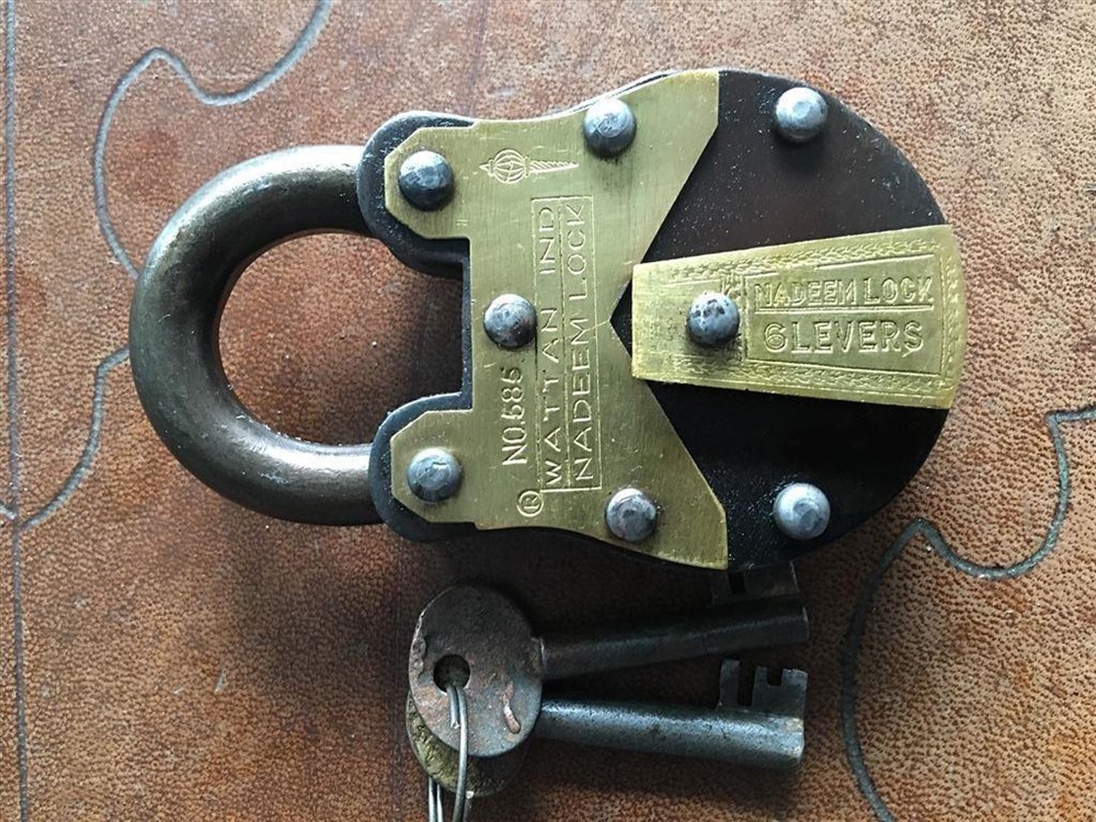 Antiek hangslot - ''Nadeem 6'' zwart. messing-ijzer - Afbeelding 3