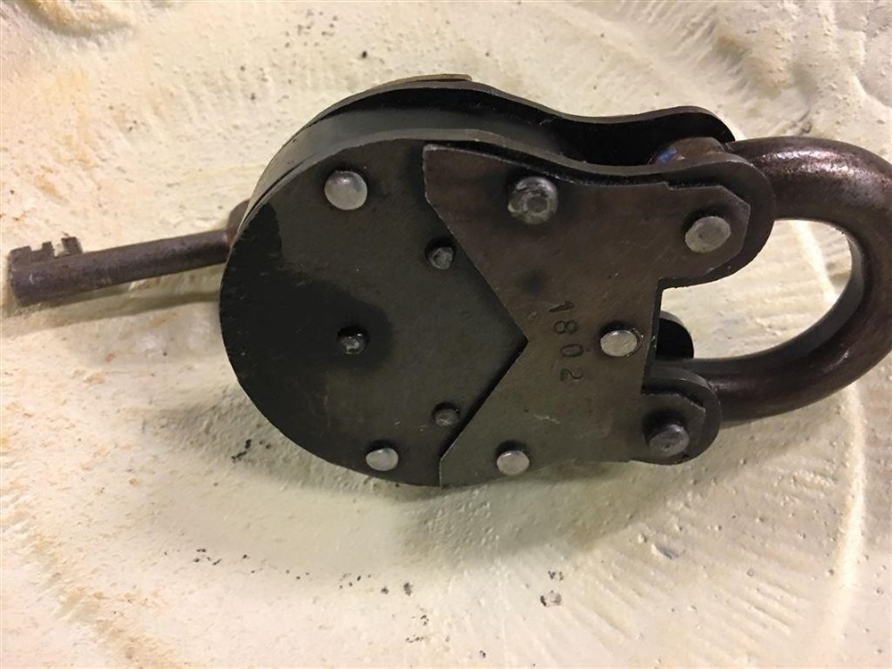 Antiek hangslot - ''Nadeem 6'' zwart. messing-ijzer - Afbeelding 6