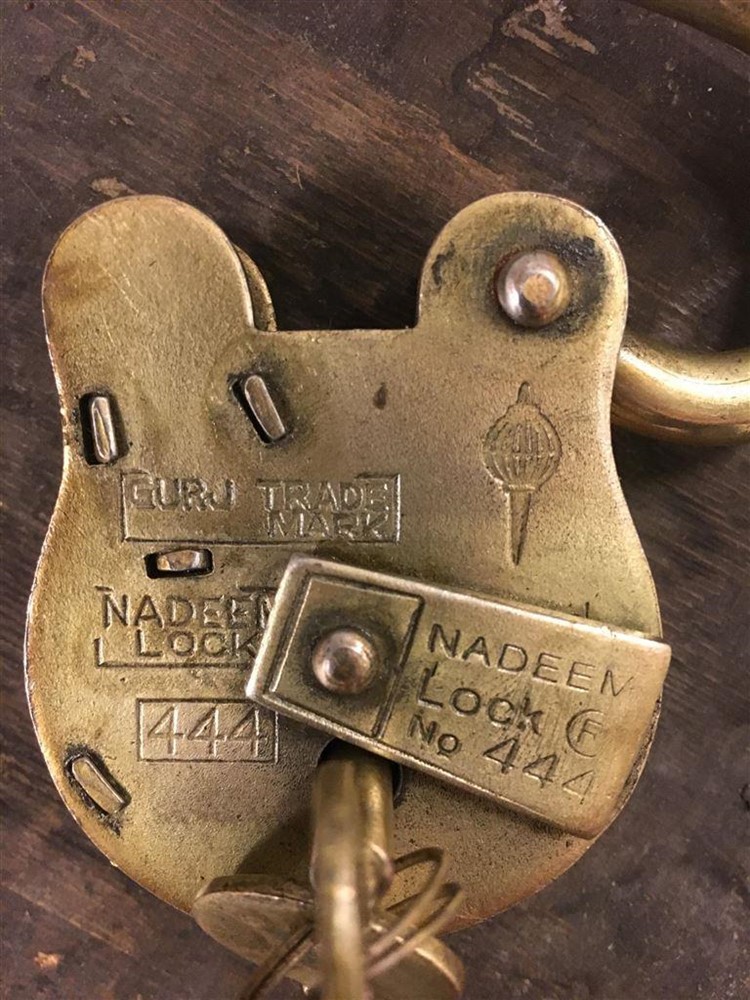 Antiek hangslot - ''Nadeem'' 444, messing. - Afbeelding 3