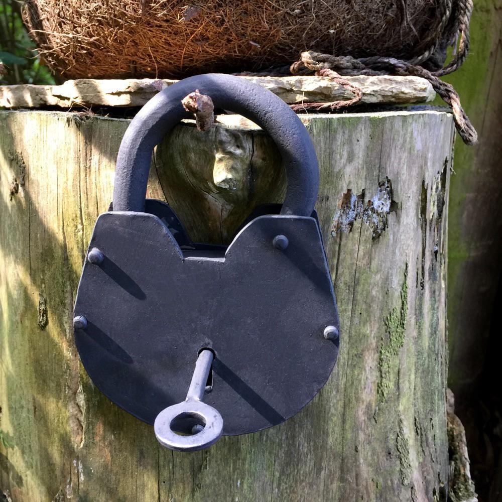 Antiek hangslot voor tuinpoort of als meubelslot - Afbeelding 3