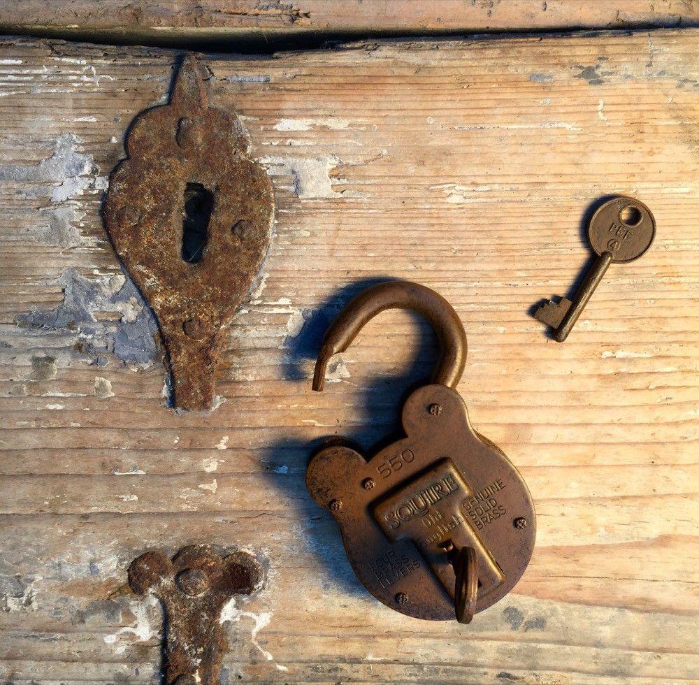 Antiek ijzeren kasteel hangslot + sleutels - Afbeelding 2