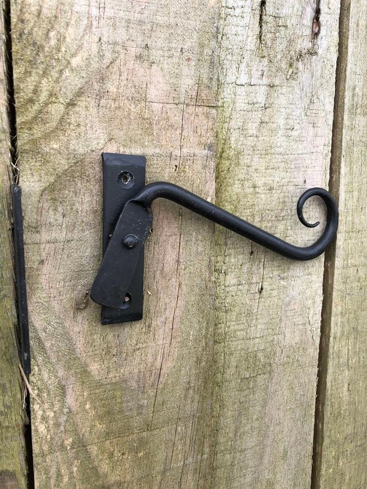 Antiek metalen raamhendel- draaislot, mooi smeedwerk. - Afbeelding 6