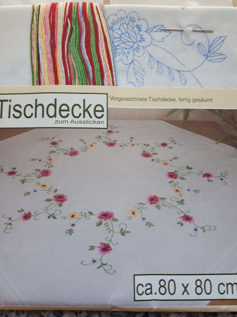 Borduurpakket tafel/dekservet"BLOEMENKRANS"NIEUW!
