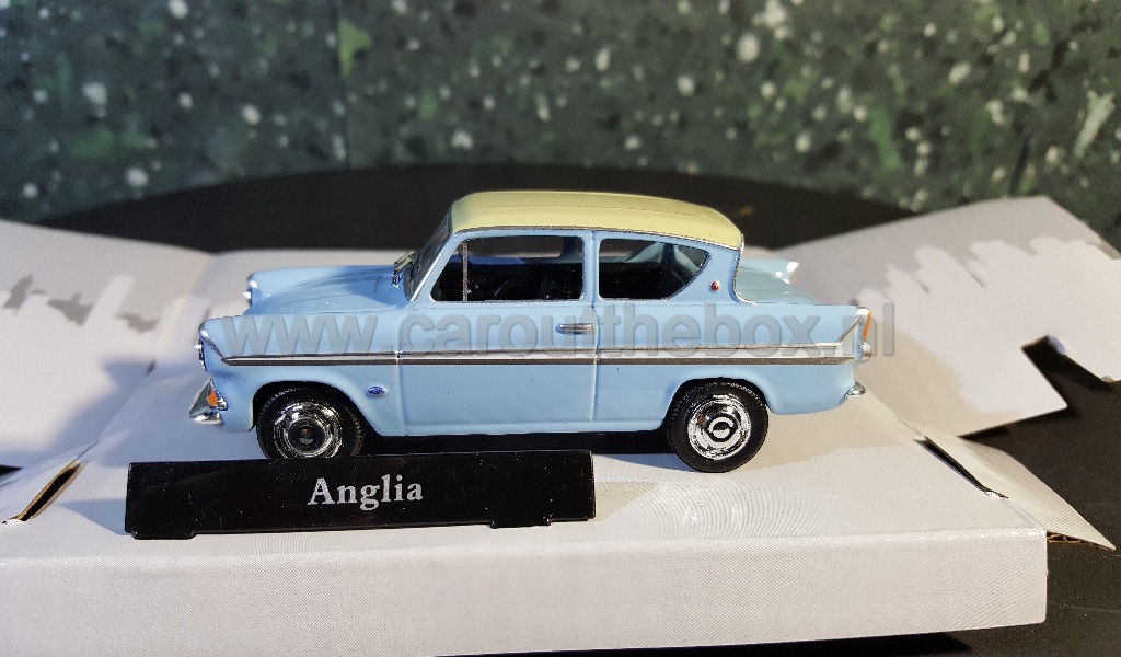 Ford Anglia blauw HARRY POTTER 1:43 Cararama - nr. 1