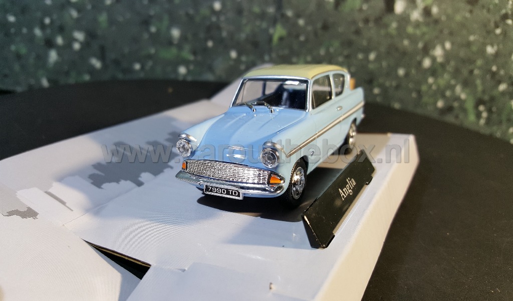 Ford Anglia blauw HARRY POTTER 1:43 Cararama - Afbeelding 2