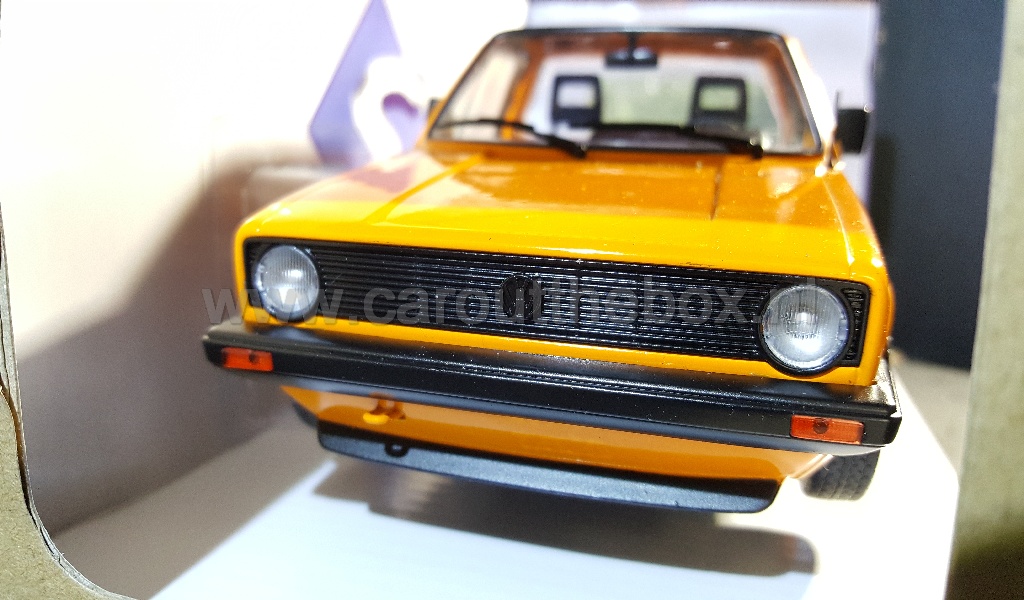 Volkswagen Caddy pick-up oranje 1:18 Solido - Afbeelding 4