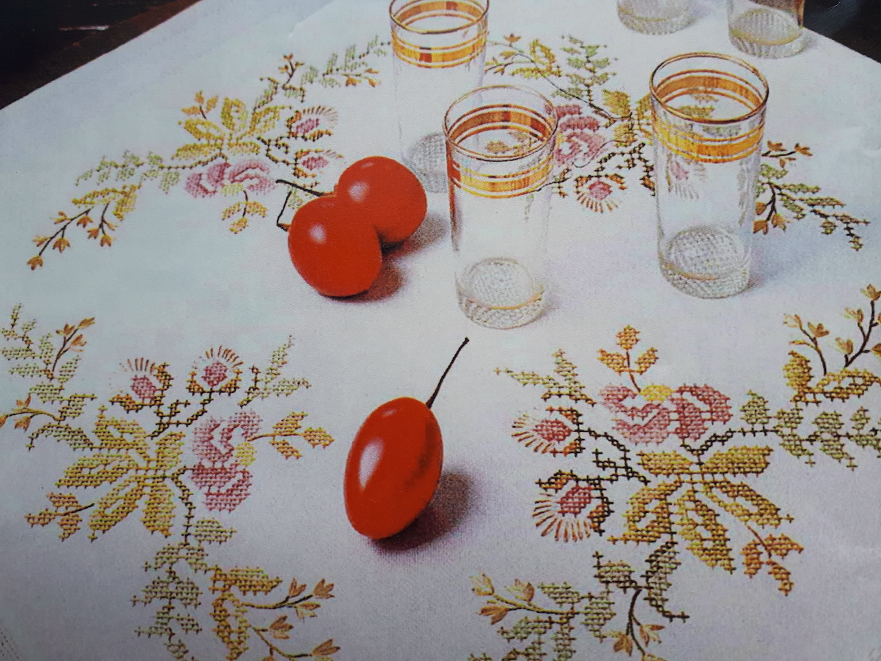 Borduurpakket tafel/dekservet"ROZE BLOEMEN"NIEUW!