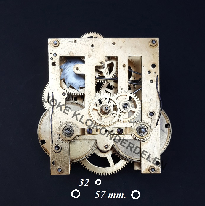 = Uurwerk = Junghans = oud =42271 - nr. 1