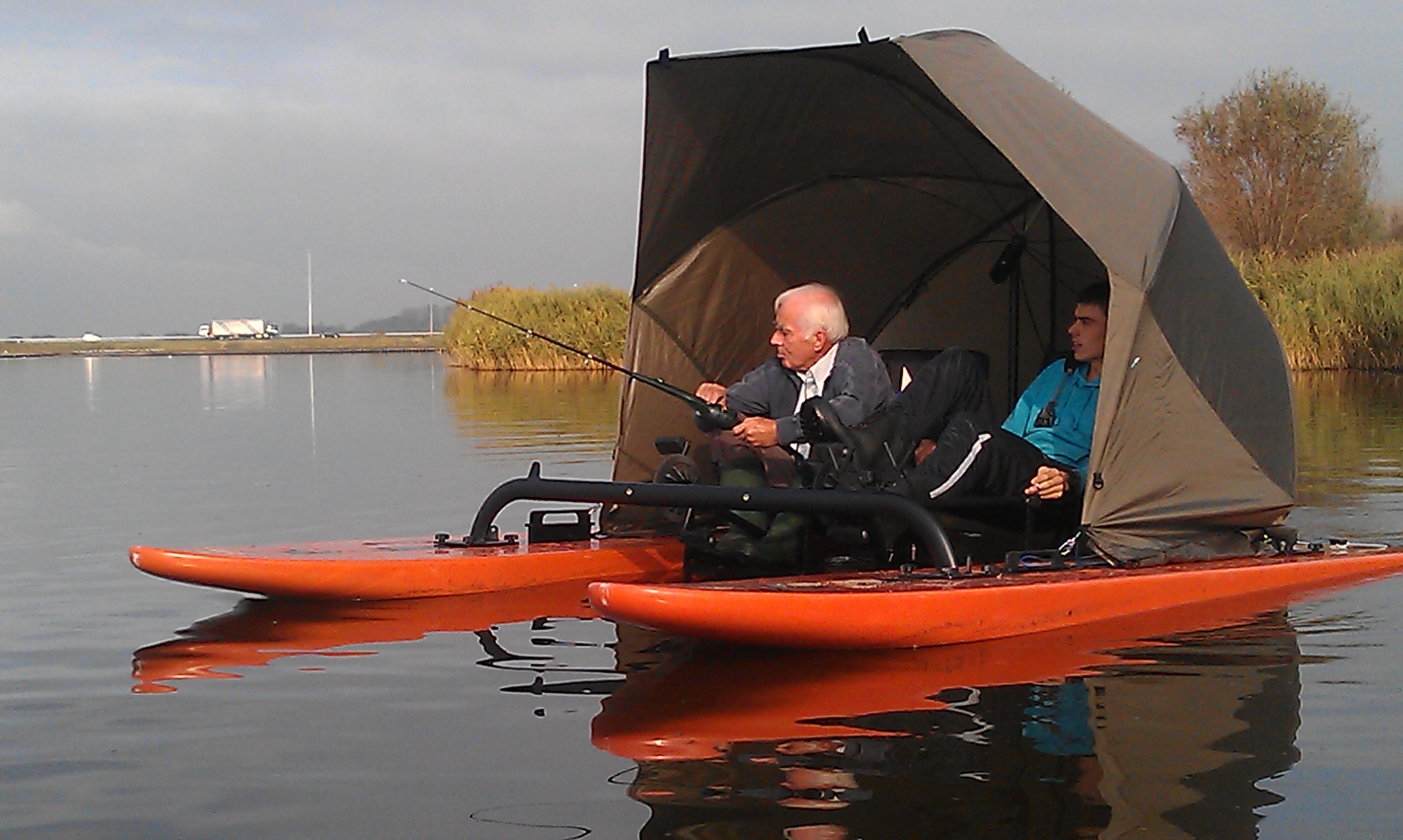 Surf Cat omgebouwd naar 2 persoon zeilboot - Afbeelding 5