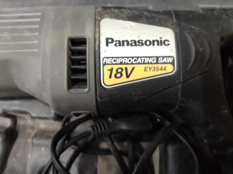 Recipro op batterij 18 Volt Panasonic. 1 nieuwe batterij en 1 40% - Afbeelding 2
