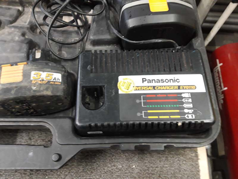 Recipro op batterij 18 Volt Panasonic. 1 nieuwe batterij en 1 40% - Afbeelding 3