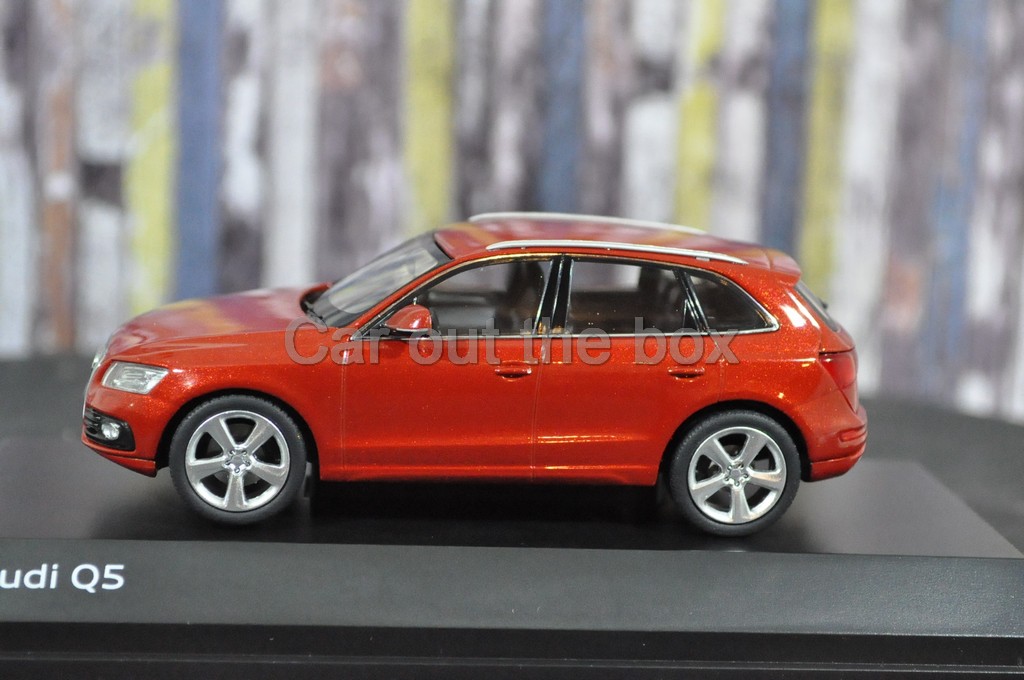 Audi Q5 rood 1:43 Schuco - nr. 1