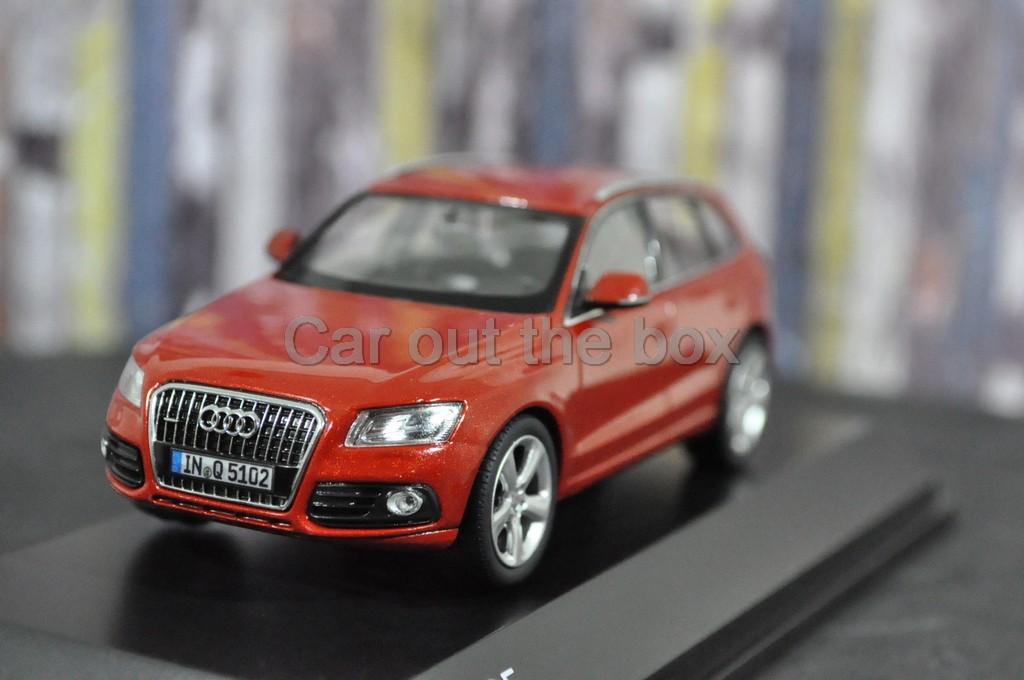 Audi Q5 rood 1:43 Schuco - Afbeelding 2