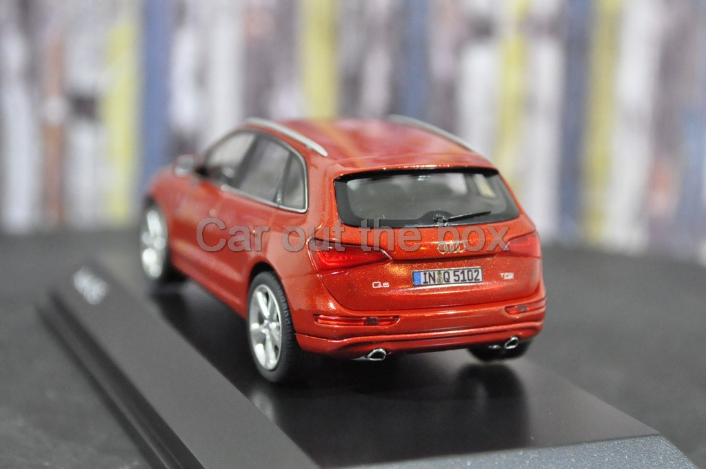 Audi Q5 rood 1:43 Schuco - Afbeelding 3