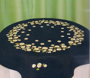 Borduurpakket tafel/dekservet"MARGRIETEN"NIEUW!
