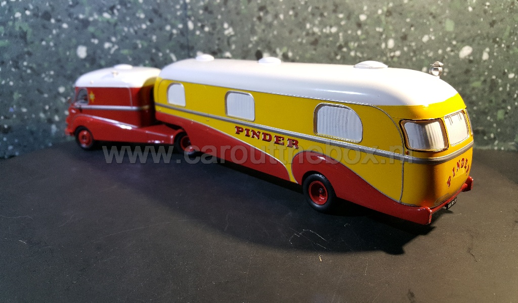 Ford F798 & house trailer CIRCUS PINDER 1:43 Atlas - Afbeelding 4