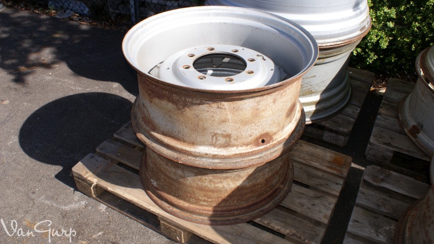 DIV151931 diversen Velgen 12x28 Voorwielen Case van-gurp.nl Wijhe - nr. 1