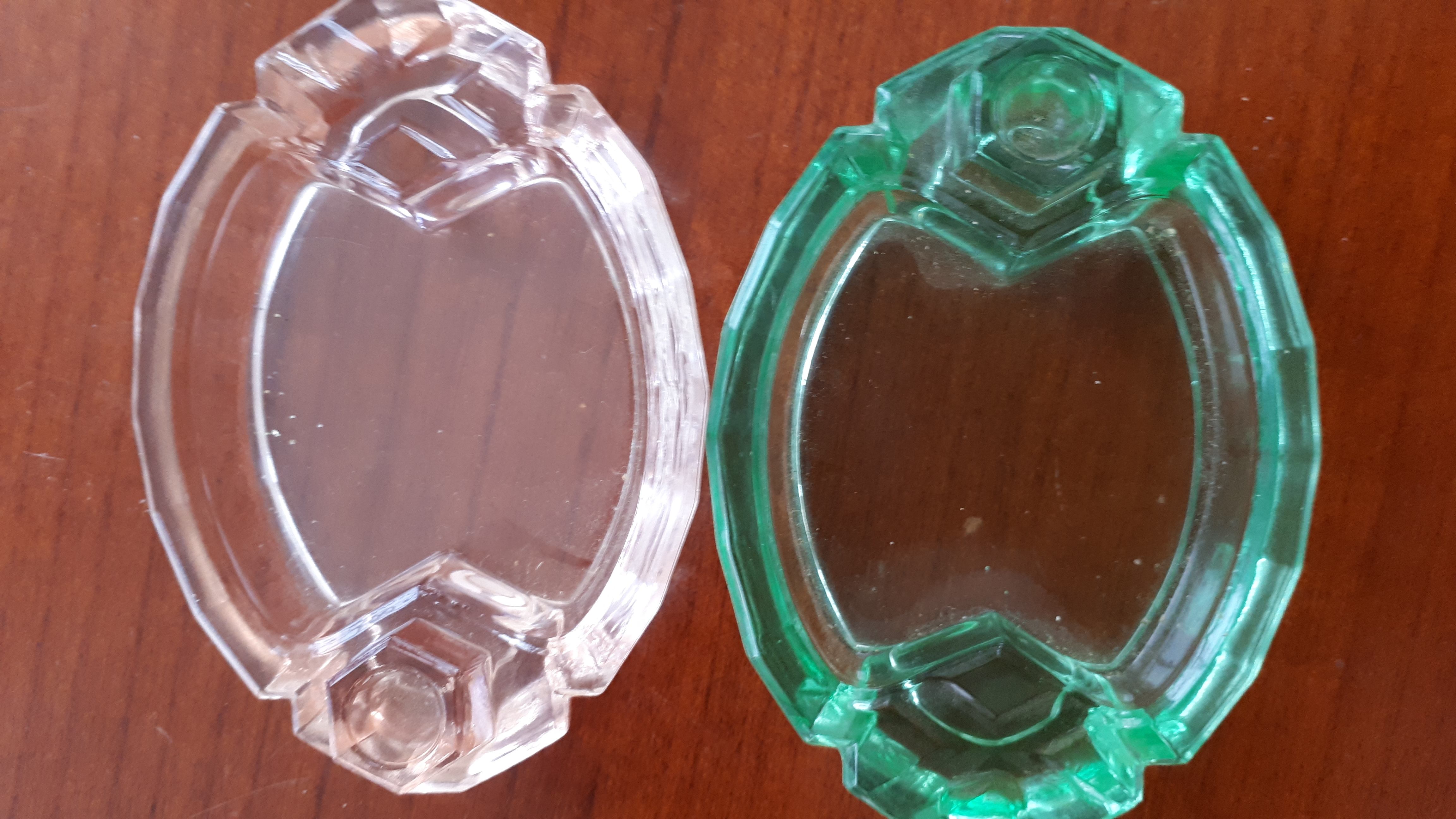Vintage/Retro gekleurde glazen asbakjes, party asbakjes uit de jaren 60 - Afbeelding 2