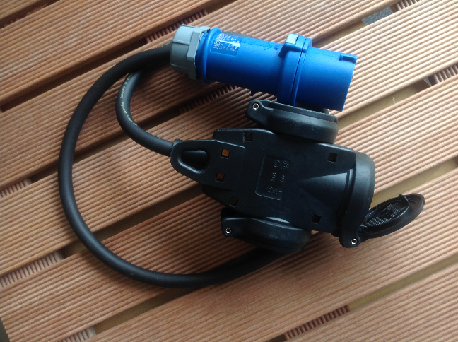 CEE 16A adapter naar 3-delig verdeelblok volrubber 230V IP44 - Afbeelding 2