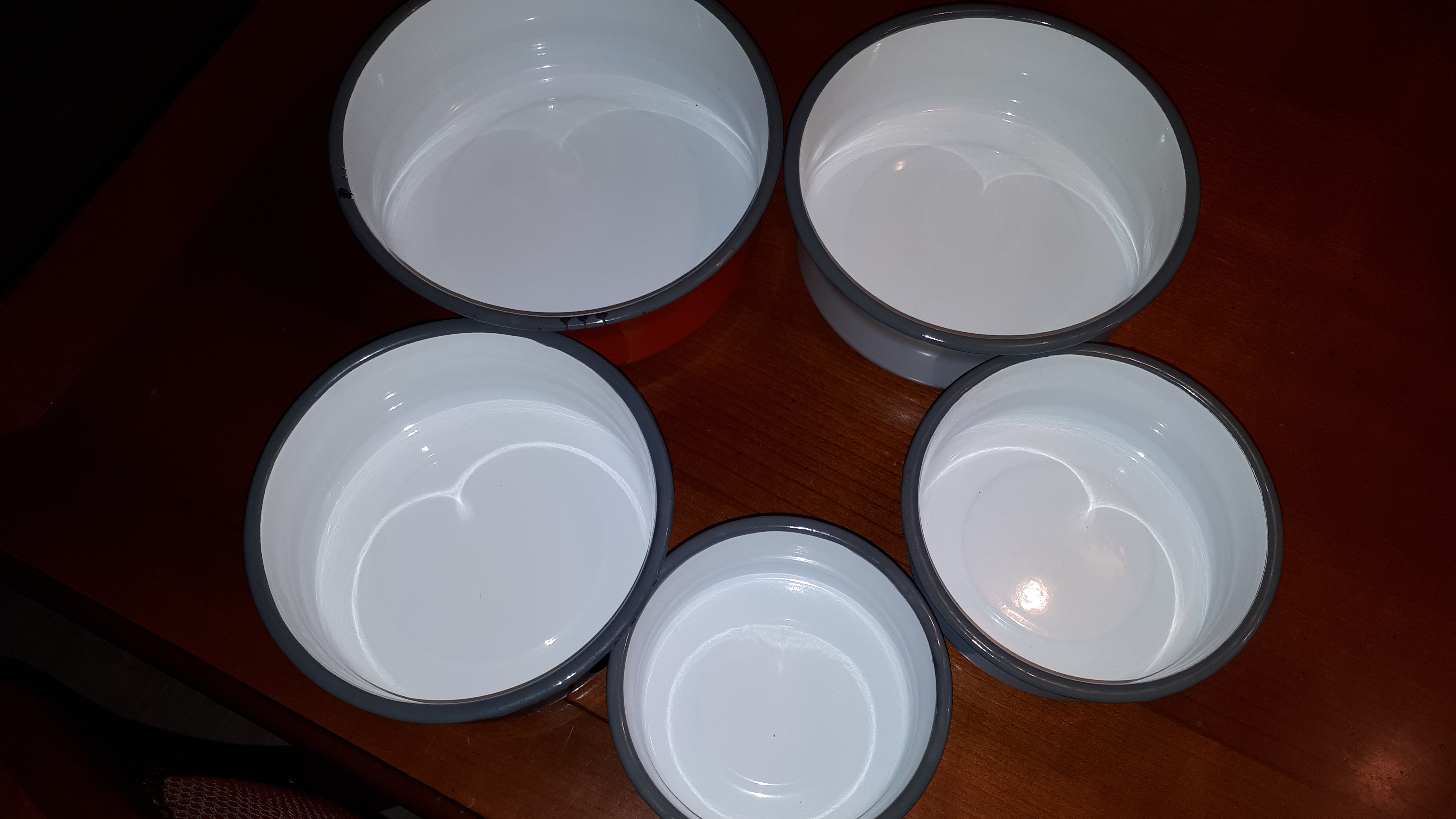 5 Emaille Nestschalen, schalen, set in diverse kleuren - Afbeelding 2