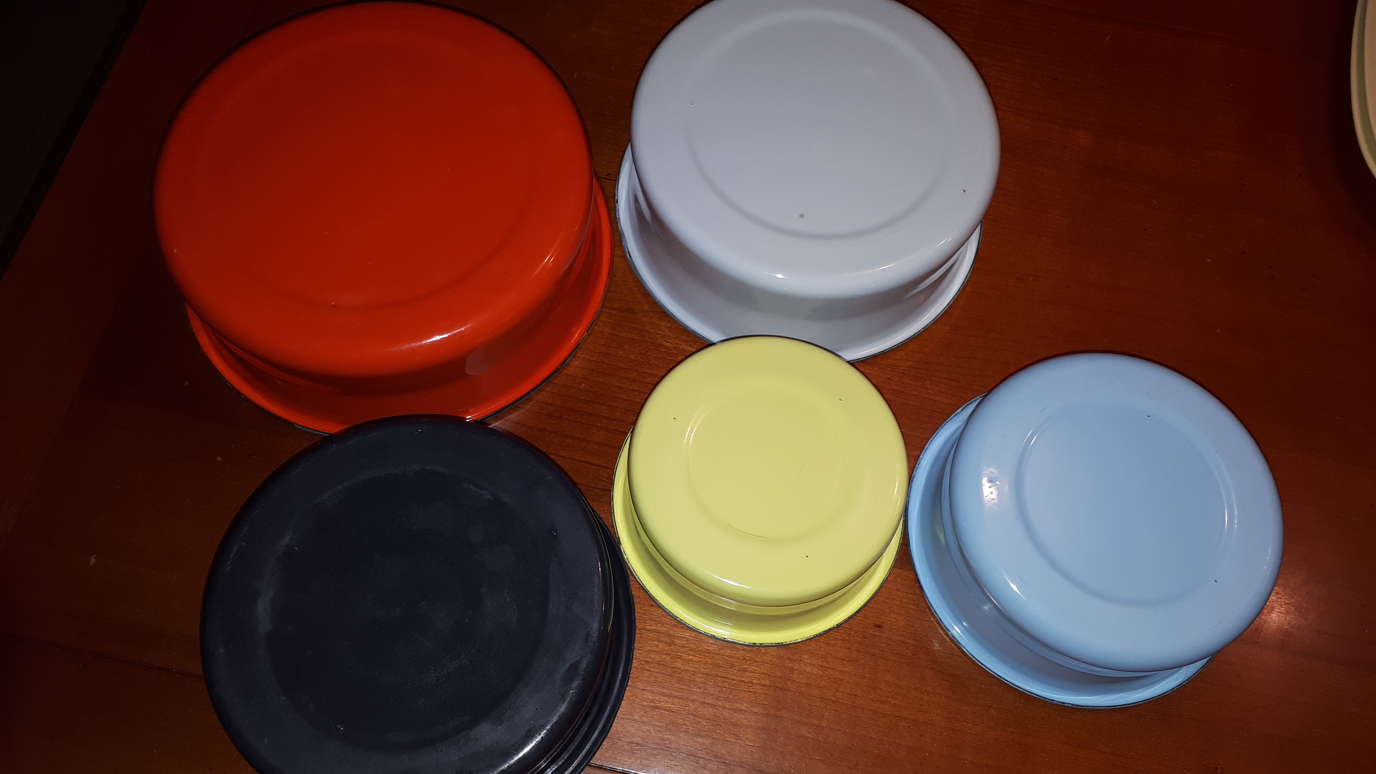 5 Emaille Nestschalen, schalen, set in diverse kleuren - Afbeelding 3