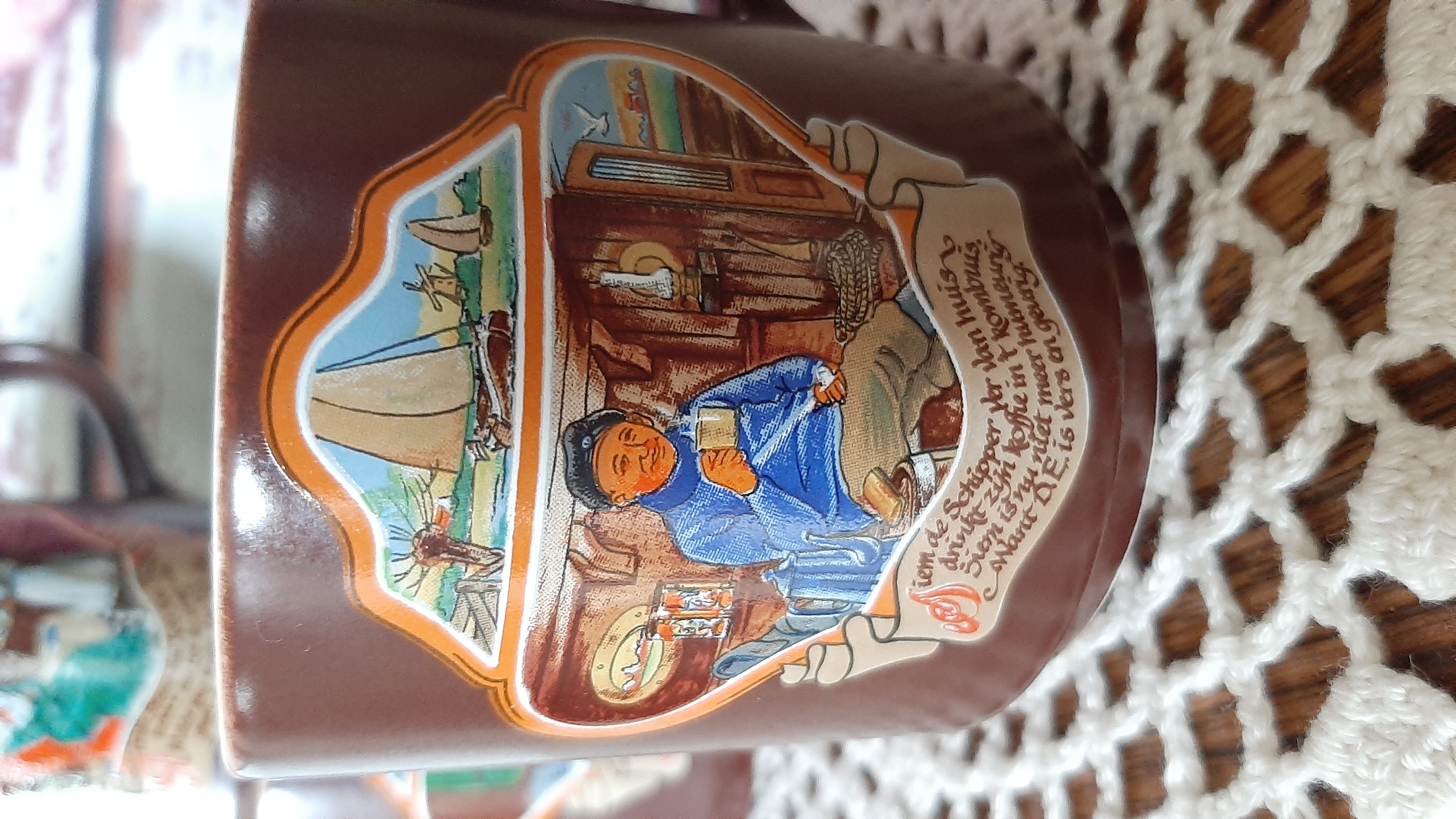 4 bruine Bekers met nostalgische afbeeldingen met tekst Villeroy & Boch - Afbeelding 4