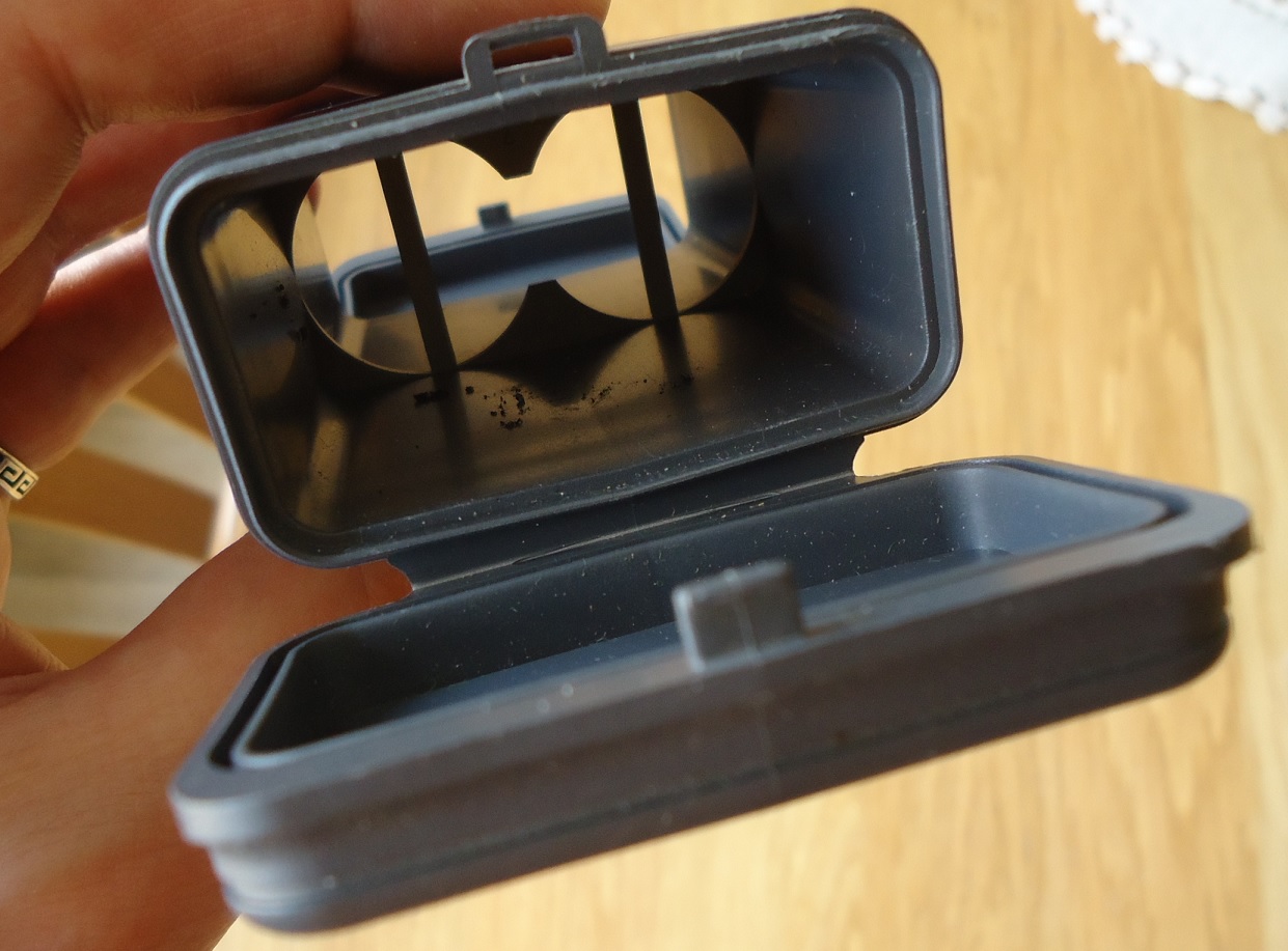 Te koop een Film-Safe X van Hama voor vier fotorolletjes. - Afbeelding 3
