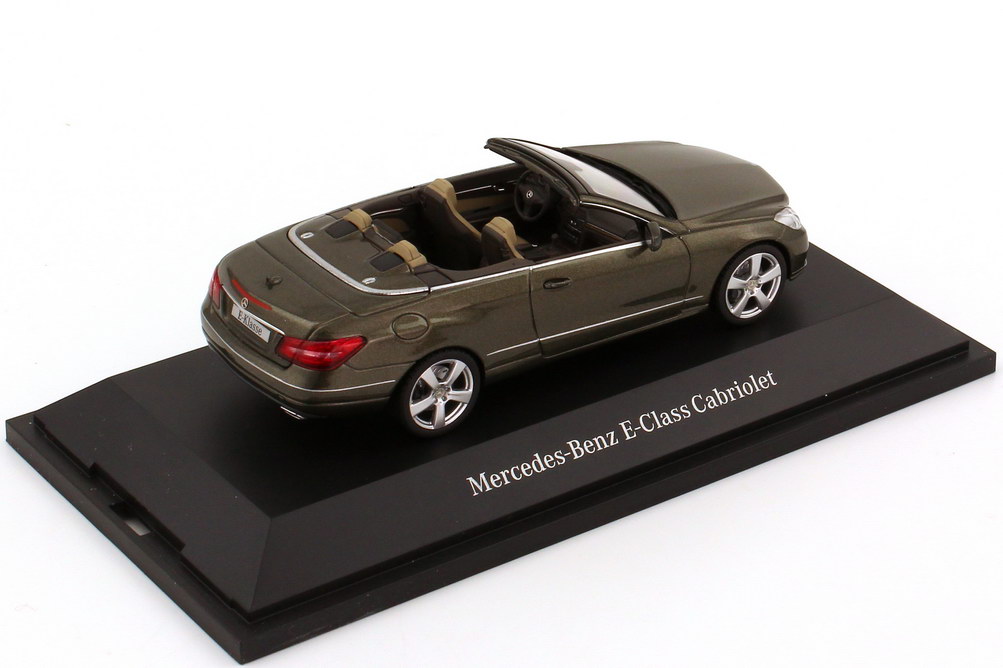 1:43 Schuco Mercedes E Cabrio A207 2010 stannitgrau-metallic - Afbeelding 2