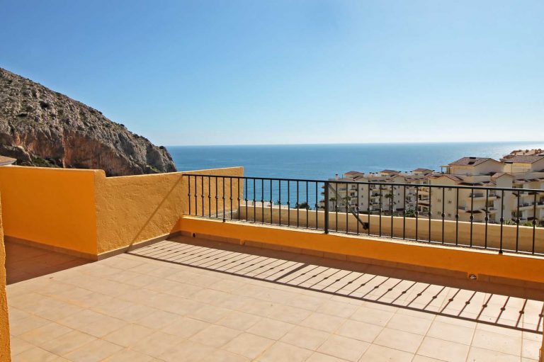 Uw Appartement in CALPE met garage en super zeezichten vanaf uw terrassen bij zwembad