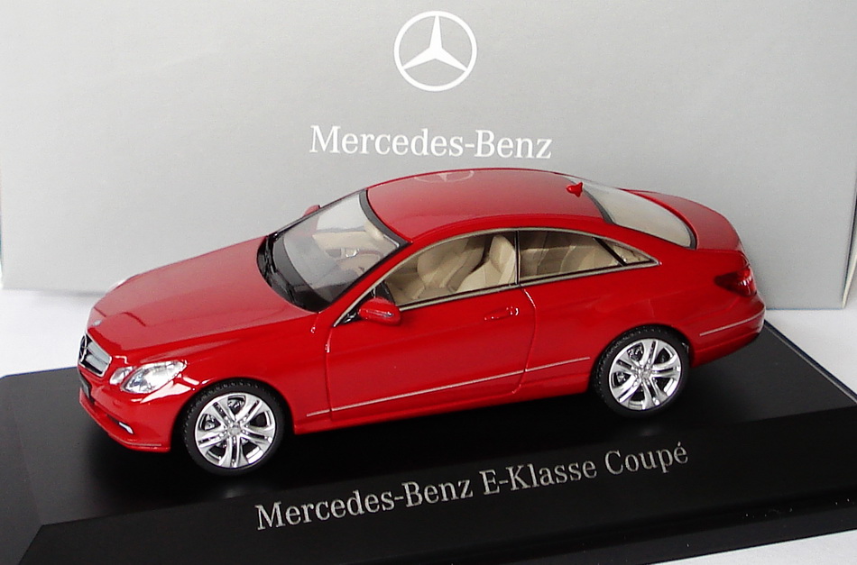 1:43 Schuco Mercedes Benz E-Klasse Coupé C207 2009 opal red - nr. 1