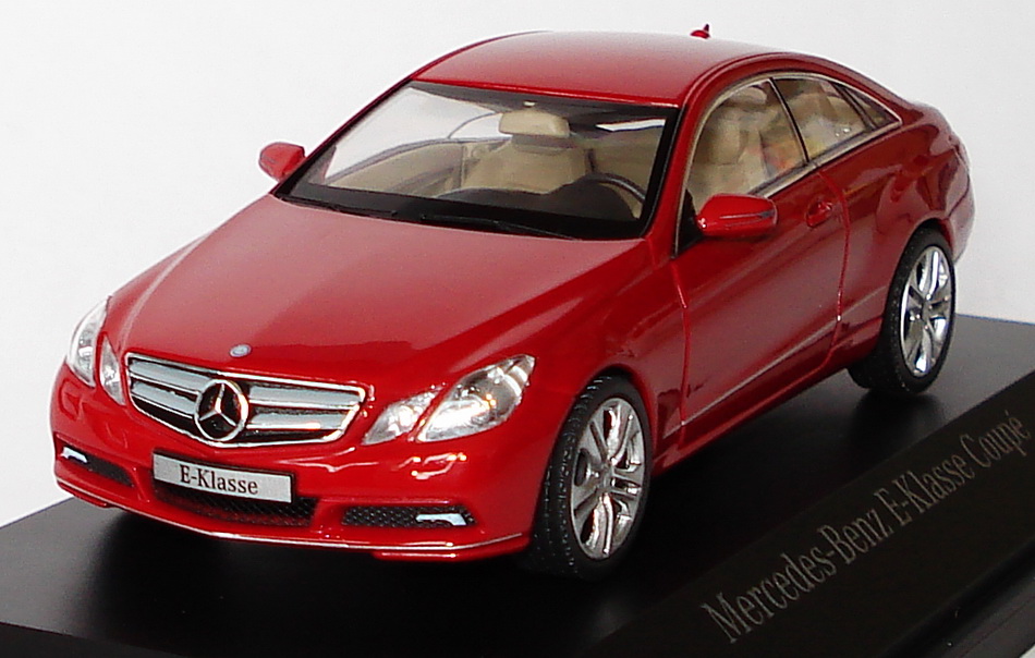 1:43 Schuco Mercedes Benz E-Klasse Coupé C207 2009 opal red - Afbeelding 3