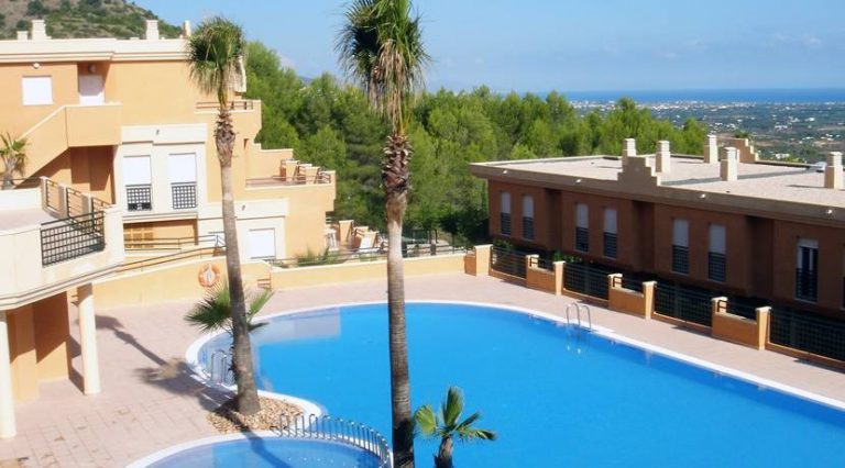 Uw Penthouse in DENIA bij Golfbaan een natuurpark en mooi zwemba