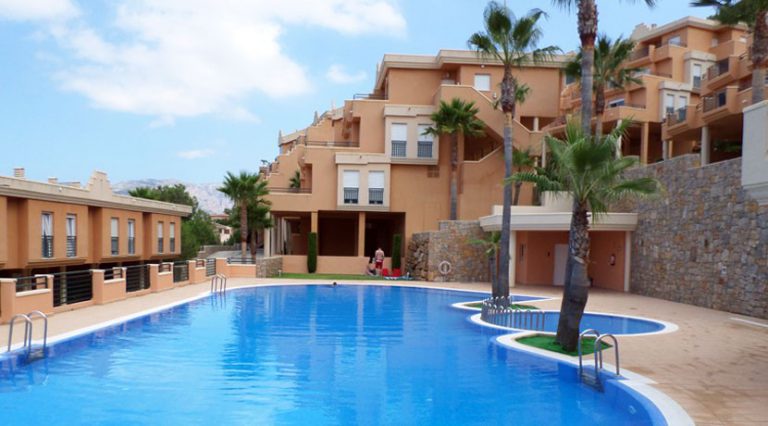 Uw Appartement in MORAIRA met parking en terras bij mooi zwembad