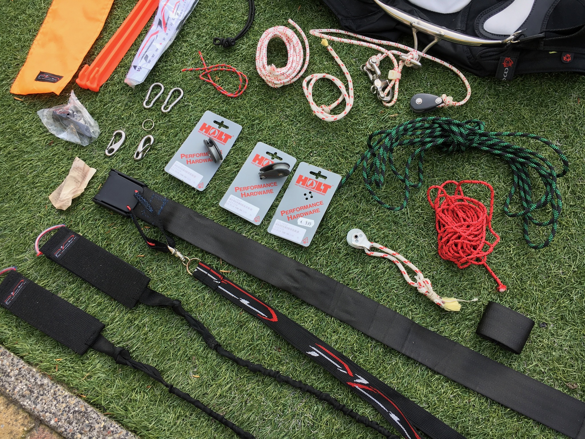 *** Vlieger matras. NIEUW NIET GEBRUIKT! PKD Buster 4.0 incl Kite Surfharnas en meer extras *** - Afbeelding 2