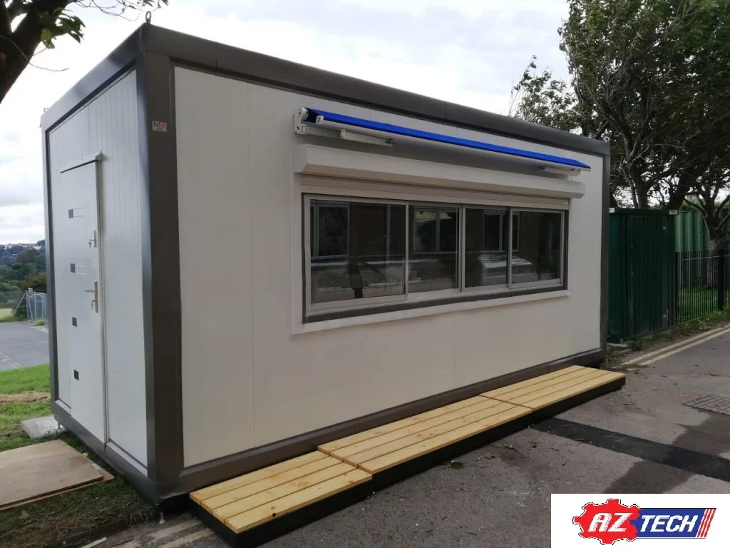 Horecacontainers / gastronomische containers / verkooppaviljoen / coffeeshop / bar 6,0 x 2,5 m - nr. 1