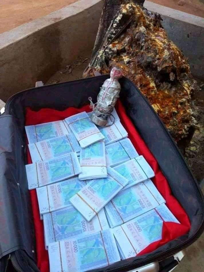 MYSTIEK EN SNEL GELD DOOR DE MAGIE - Afbeelding 5