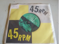 138h - elvis costello & the attractions --a-- good year for the roses--b--your angel steps out of he - nr. 1