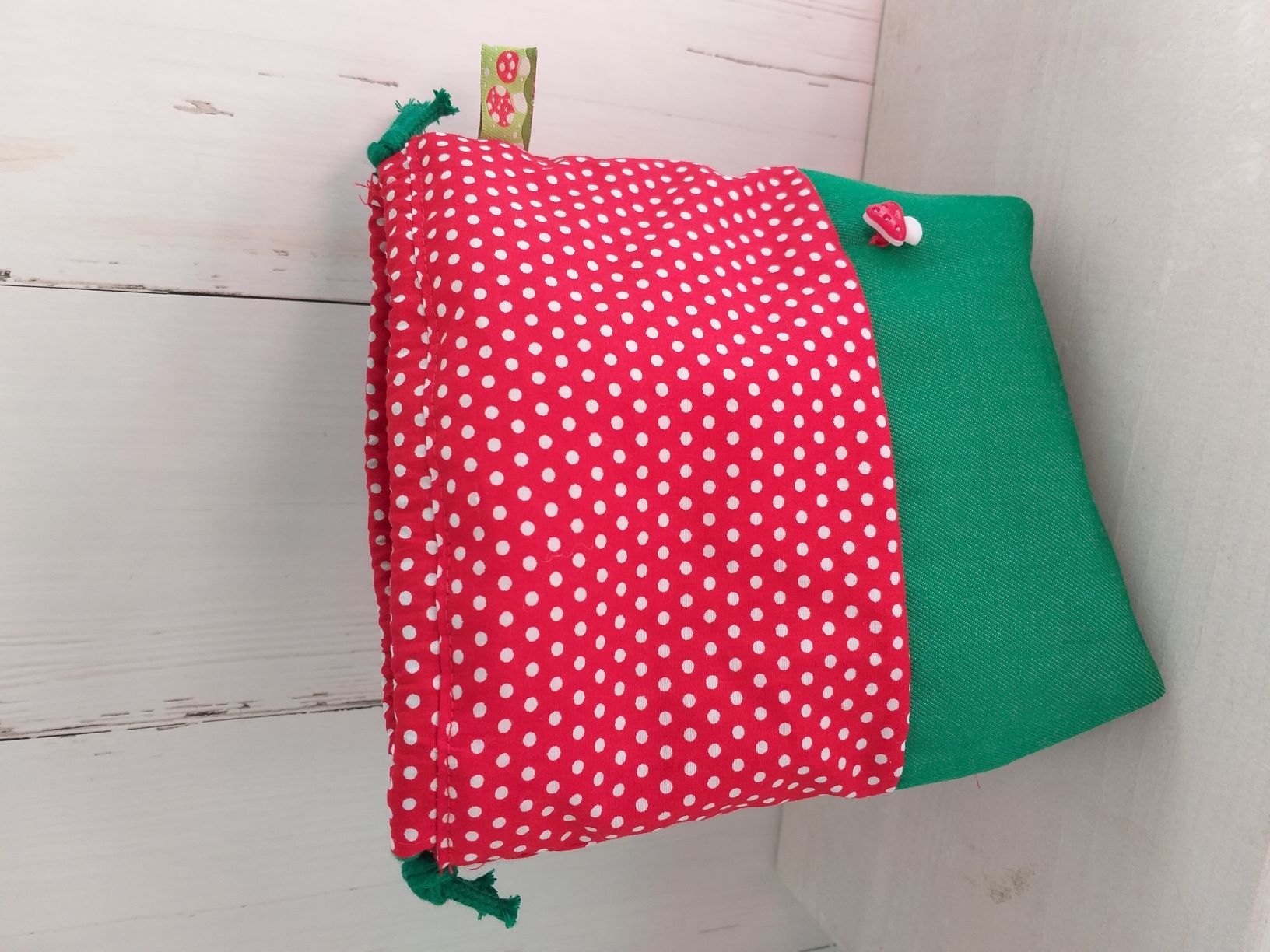 handwerk tasje, projectbag, voor in de tas rood met witte stipjes en paddestoel